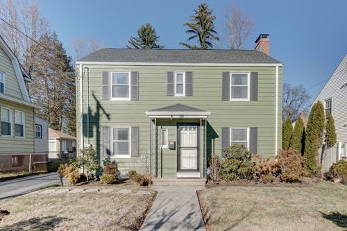 82 Litchfield Street, Hartford, CT, 06112 | Card Image