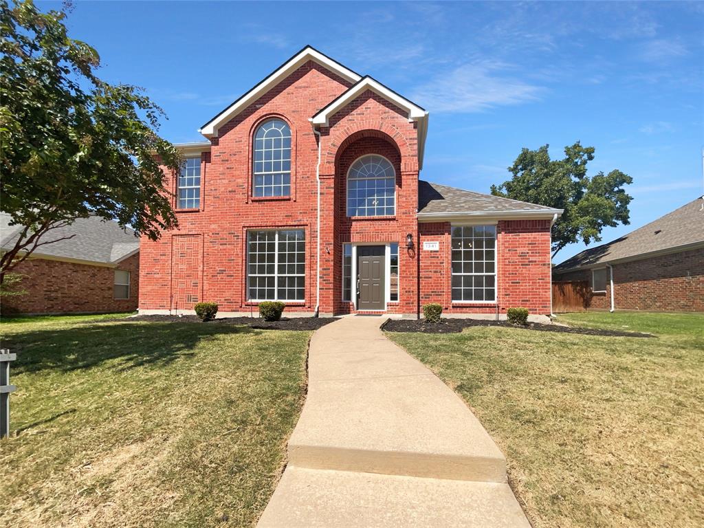 Mustang Dr, Lewisville, TX 75067