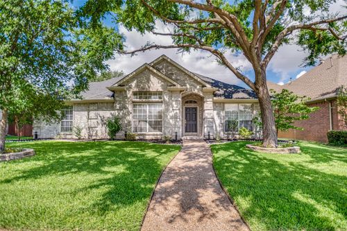 3808 Belton Dr, Dallas, TX, 75287-4800 | Card Image