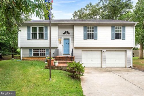 7390 Lake Dr, MANASSAS, VA, 20111-1968 | Card Image
