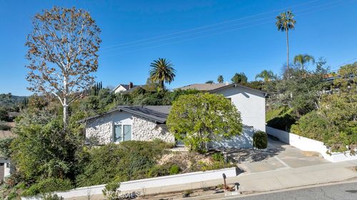 3953 Bon Homme Rd, Calabasas, CA, 91302-5703 | Card Image