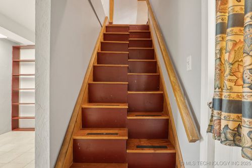 204 S Jamestown Ave, Tulsa, OK, 74112-1114 | Card Image