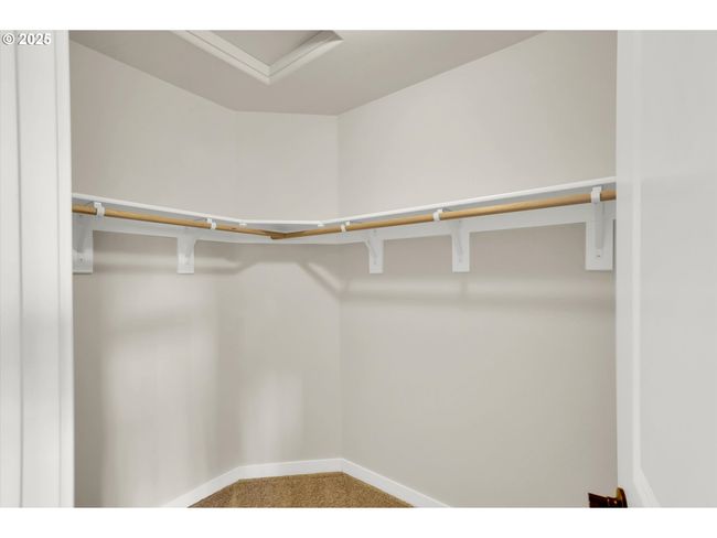 385 Sw Mitchum Ter, House other with 3 bedrooms, 3 bathrooms and 2 parking in Beaverton OR | Image 14
