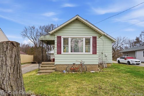 7115 Kessling St, Davison, MI, 48423-2445 | Card Image