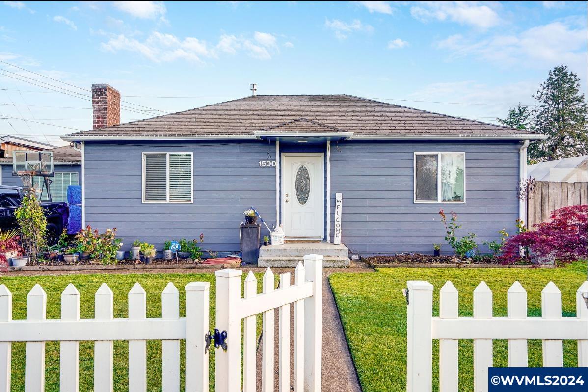 George St, Woodburn, OR 97071