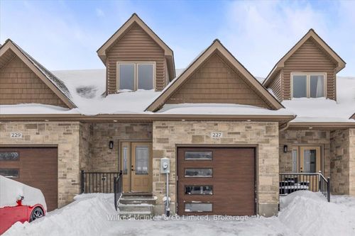 227 Saugeen St, Southampton, ON, N0H2L0 | Card Image