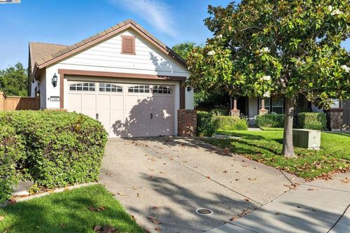 7444 Abbey Cir, Elk Grove, CA, 95757-5102 | Card Image