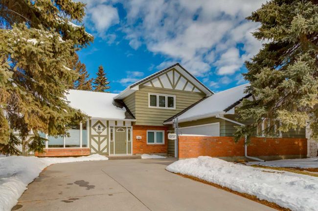 10727 Willowfern Drive Se, Home with 4 bedrooms, 2 bathrooms and 4 parking in Calgary AB | Image 1