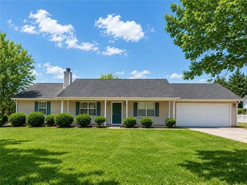 108 Greenleaf Dr, Hampton, GA, 30228-5504 | Card Image