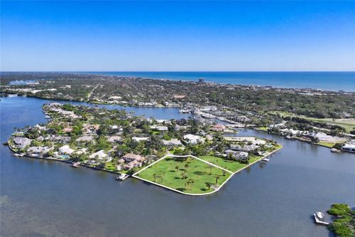 510 River Dr, Vero Beach, FL, 32963-2126 | Card Image
