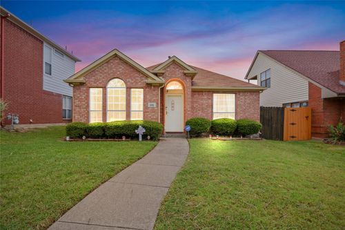 108 Hunter Drive, Cedar Hill, TX, 75104 | Card Image