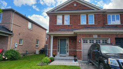 83 Bushmill Cir, House attached with 3 bedrooms, 3 bathrooms and 3 parking in Brampton ON | Image 2