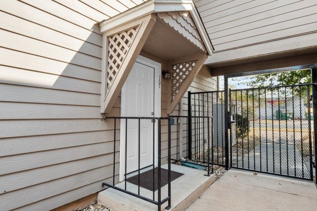APT-101 - 5616 Emerald Forest Dr, Condo with 2 bedrooms, 2 bathrooms and 2 parking in Austin TX | Image 29