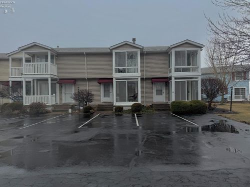 204-204 N Lakefront Drive, Port Clinton, OH, 43452 | Card Image