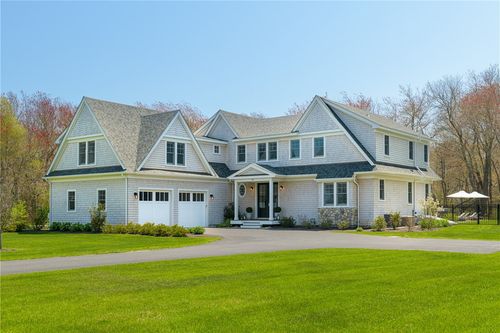 35 Battery Ln, Jamestown, RI, 02835-2704 | Card Image
