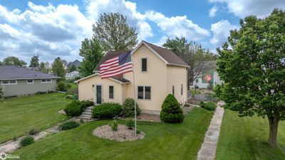 1312 Wilson Street, Home with 2 bedrooms, 2 bathrooms and 1 parking in Dysart IA | Image 2