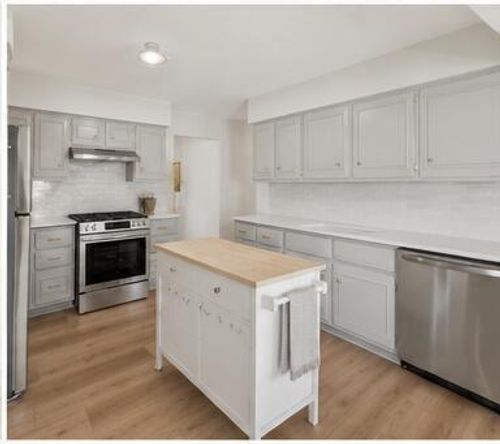 10442 W Fairmount Avenue, Milwaukee, WI, 53225 | Card Image