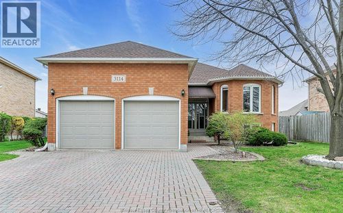 3114 Fletcher Cres, Windsor, ON, N9E4M7 | Card Image