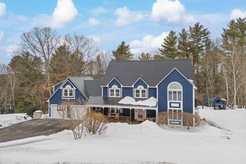67 Forest St, Londonderry, NH, 03053-3733 | Card Image