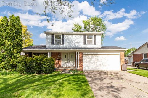 2118 Alexander Dr, Troy, MI, 48083-2669 | Card Image