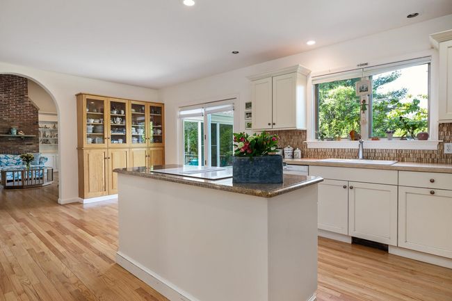 6 Deer Run Rd, House other with 4 bedrooms, 3 bathrooms and null parking in North Hampton NH | Image 6