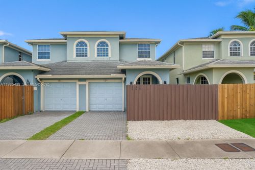 1139 Ne 3rd Ave, Fort Lauderdale, FL, 33304-1916 | Card Image