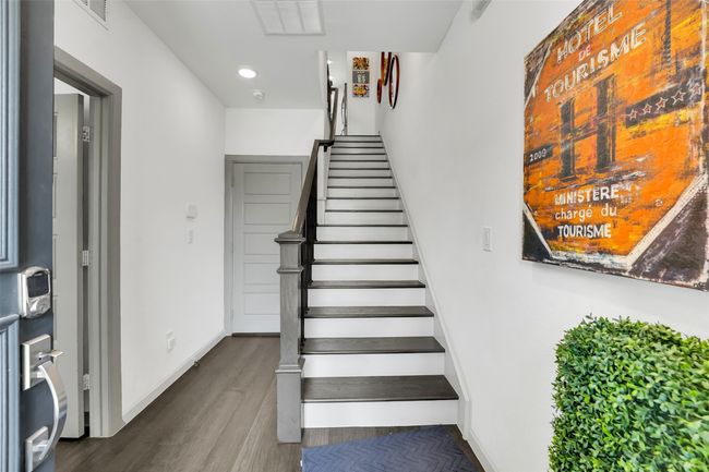 1014 Manacor Ln, House other with 3 bedrooms, 4 bathrooms and null parking in Dallas TX | Image 8