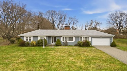 8 Wabasso Ter, Middletown, RI, 02842-5242 | Card Image