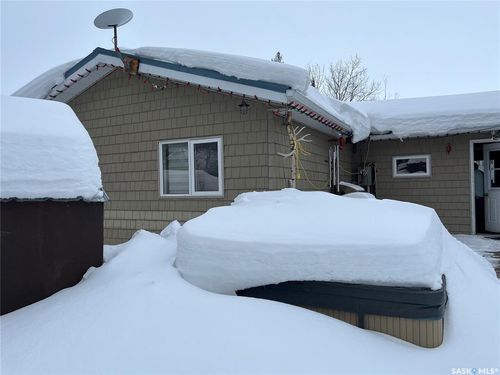 406 Lakeview Avenue, Northern Admin District, SK, S0J1Z0 | Card Image