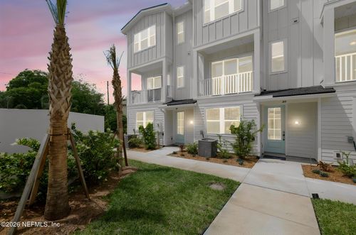 22 Beach Blvd, Jacksonville Beach, FL, 32250-6813 | Card Image