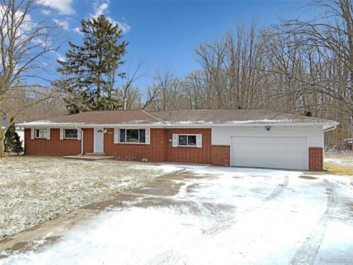 13515 Lenmoore Rd, Van Buren Twp, MI, 48111-2894 | Card Image
