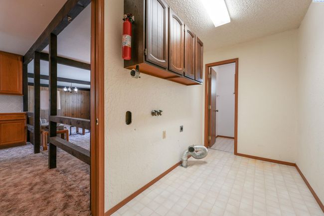 97010 W Good Rd, Home with 3 bedrooms, 3 bathrooms and null parking in Prosser WA | Image 27