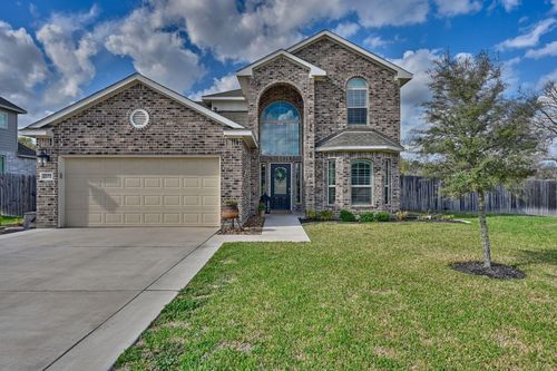 1702 Twin Oaks Cir, Brenham, TX, 77833-2800 | Card Image