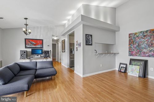 304-101 Three Coin Way, GLEN BURNIE, MD, 21060-2300 | Card Image
