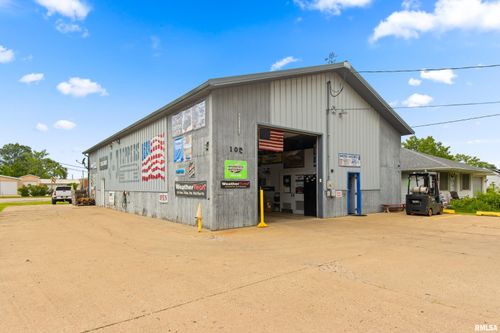 105 N Hawthorne Ave, East Peoria, IL, 61611-4621 | Card Image