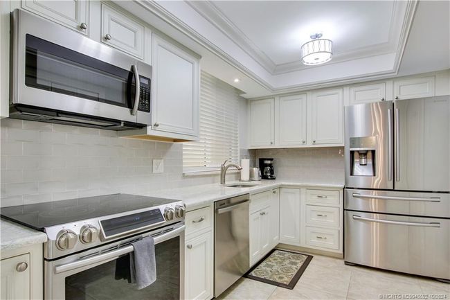 APT-103 - 3442 Ne Causeway Blvd, Condo with 2 bedrooms, 2 bathrooms and 1 parking in Jensen Beach FL | Image 6