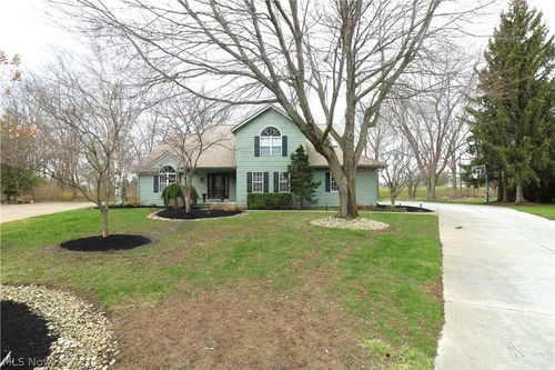 2205 Quail Hollow Circle, Sandusky, OH, 44870 | Card Image