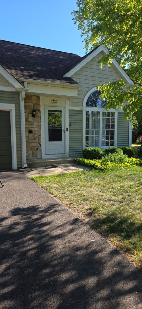 2053 Teton Pkwy, Algonquin, IL, 60102-5429 | Card Image