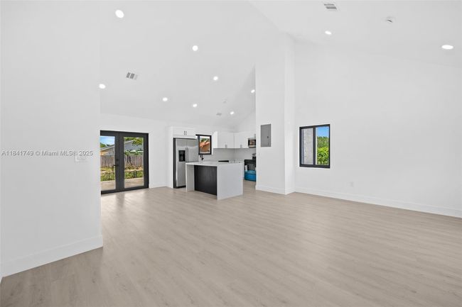 20620 Sw 120 Th Pl, House other with 3 bedrooms, 2 bathrooms and null parking in Miami FL | Image 7