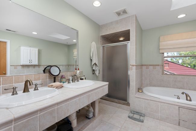 935 S Brys Dr, House other with 3 bedrooms, 3 bathrooms and null parking in Grosse Pointe Woods MI | Image 13