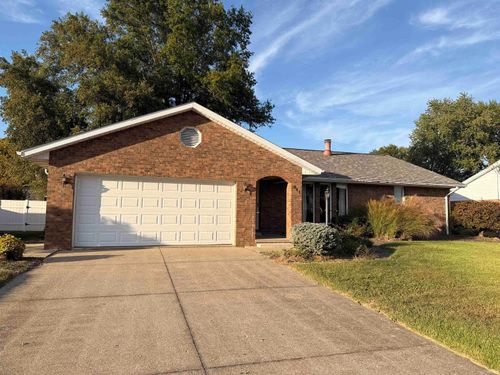 841 Hochgesang Ave, Jasper, IN, 47546-3901 | Card Image