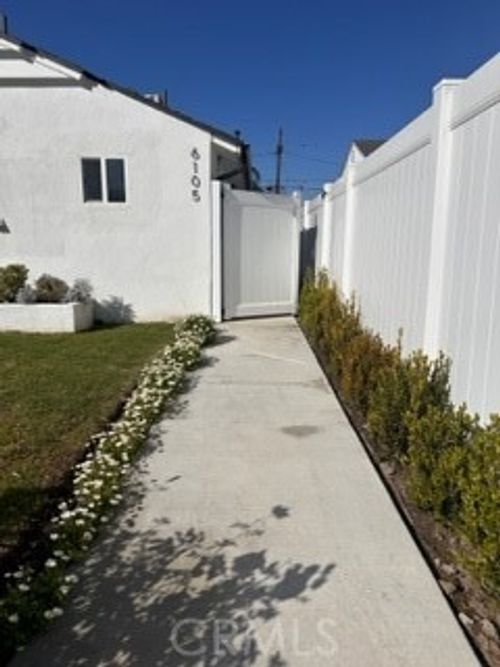 6105 Laurelgrove Ave, North Hollywood, CA, 91606-4618 | Card Image