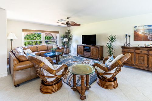 211 Seahorse Ct, Marco Island, FL, 34145-4115 | Card Image