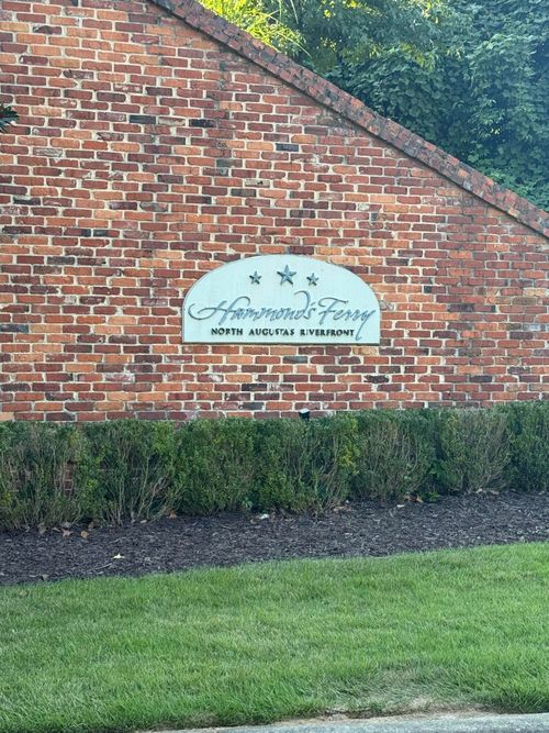 686 Railroad Ave, North Augusta, SC, 29841-3783 | Card Image