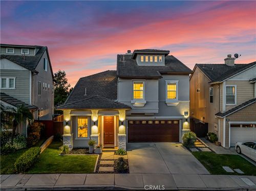 2430 Avis Ct, Signal Hill, CA, 90755-4055 | Card Image
