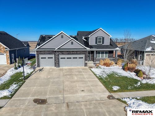 228 Knotty Pine Ln, Seward, NE, 68434-1151 | Card Image