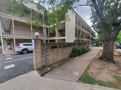305-3000 Guadalupe St, Austin, TX, 78705-2835 | Card Image
