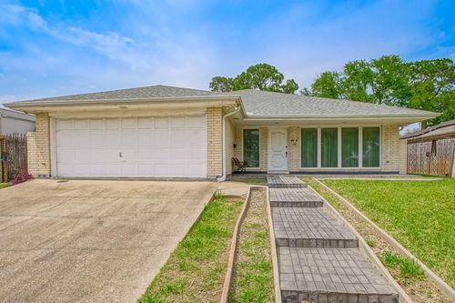 2219 Leon C Simon Dr, New Orleans, LA, 70122-4323 | Card Image