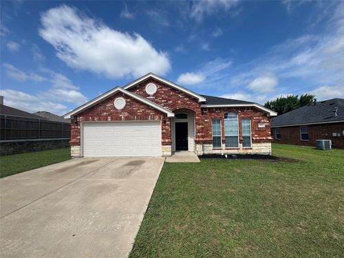 924 Marist Dr, Fort Worth, TX, 76120-2337 | Card Image