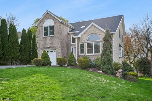 78 Elmwood Rd, Cedar Grove, NJ, 07009-2204 | Card Image